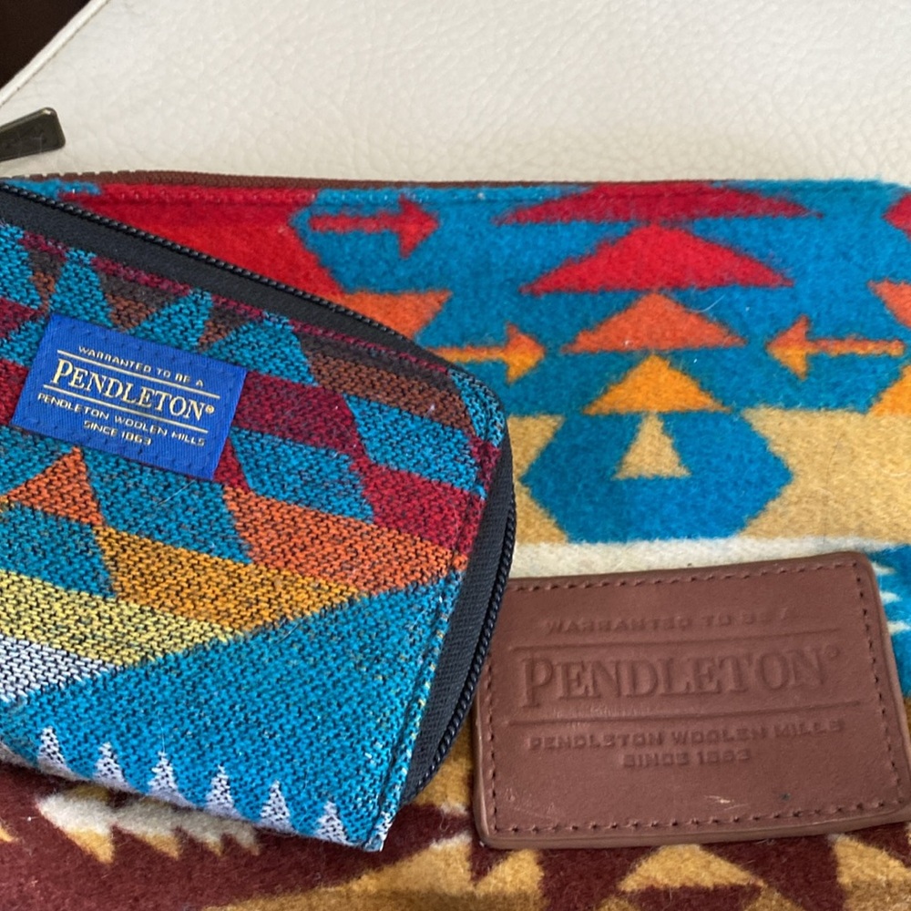 Pendleton Make Up Bag & Wallet - image 2